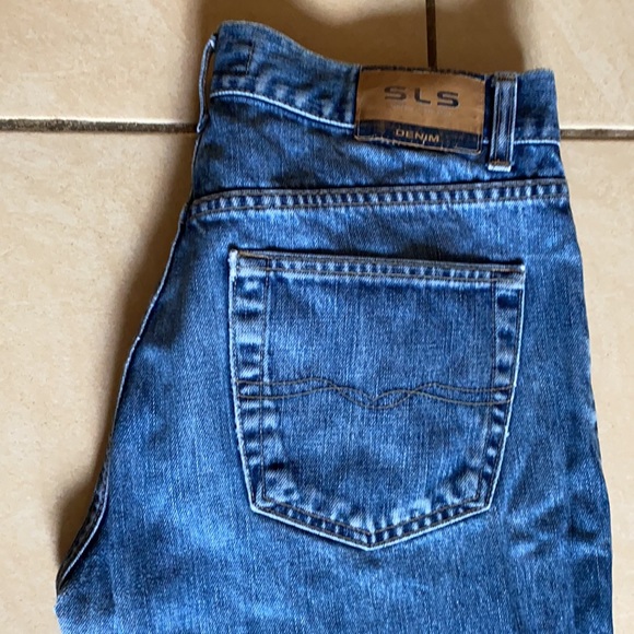 Blue Jeans - slight distress - Picture 11 of 11